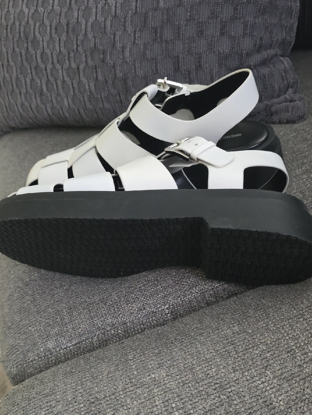Michael Kors White Leather Basket-Weave Sandals with Black Sole - Picture 4 of 6
